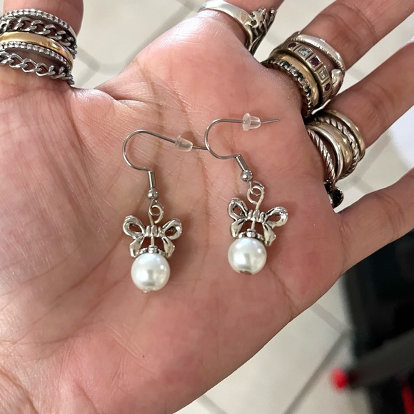 Handmade set . Y shape necklace hair bow and pearls + matching earrings . - Picture 6 of 11